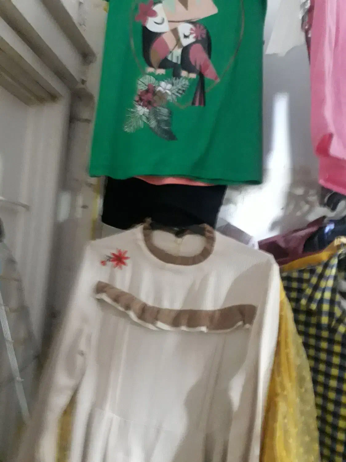 حراج واقعی پوشاک وپارچه زیر قیمت فاکتور|لباس|دهگلان, |دیوار