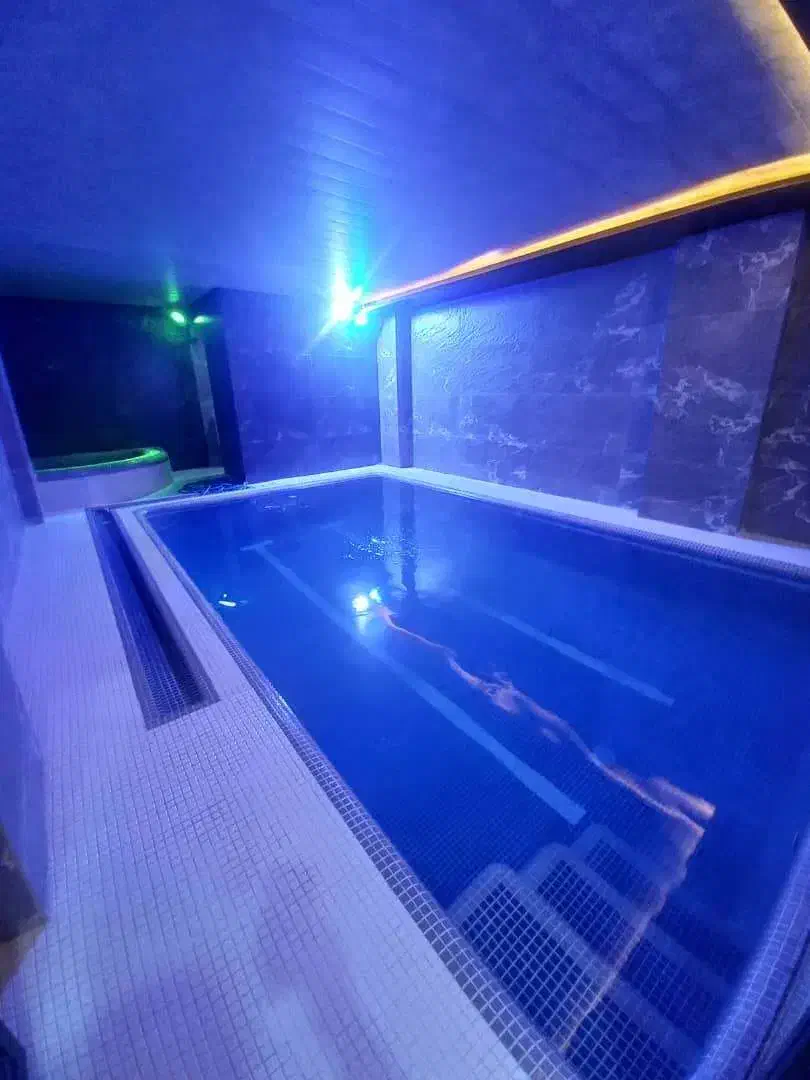 استخر دار سه خواب ساحلی نوساز|اجارهٔ کوتاه‌مدت آپارتمان و سوئیت|سرخرود, |دیوار