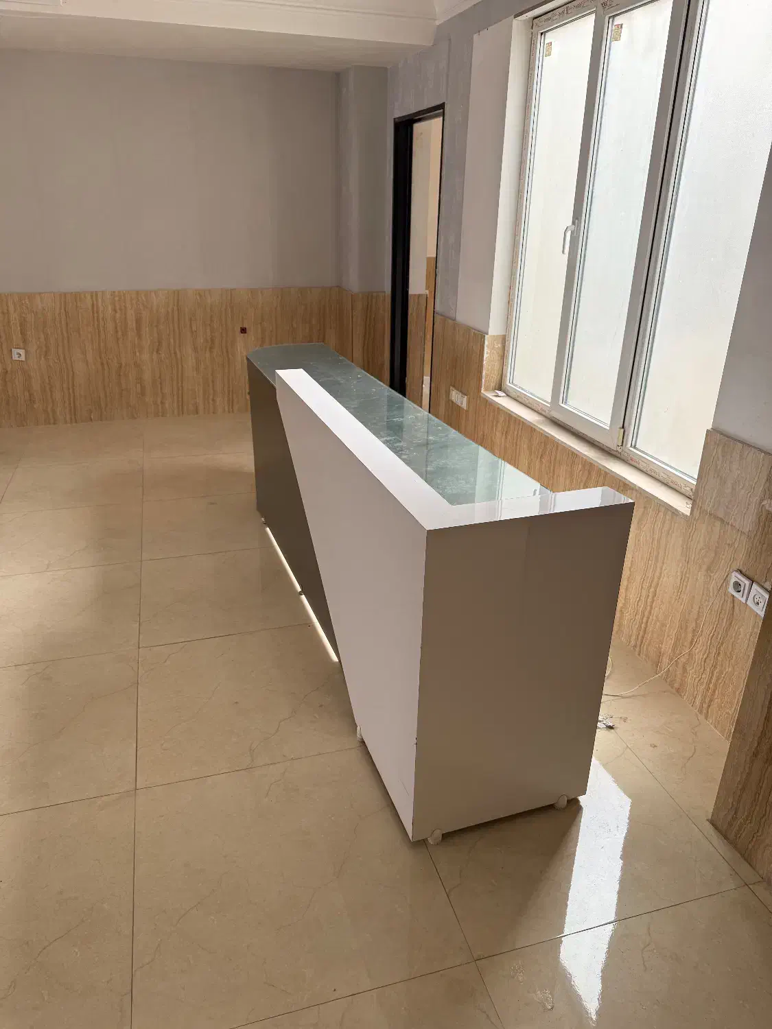 سه تیکه آنتیک اداری کامل از هایگلس خارجی|دفتر کار|خرمآباد, |دیوار