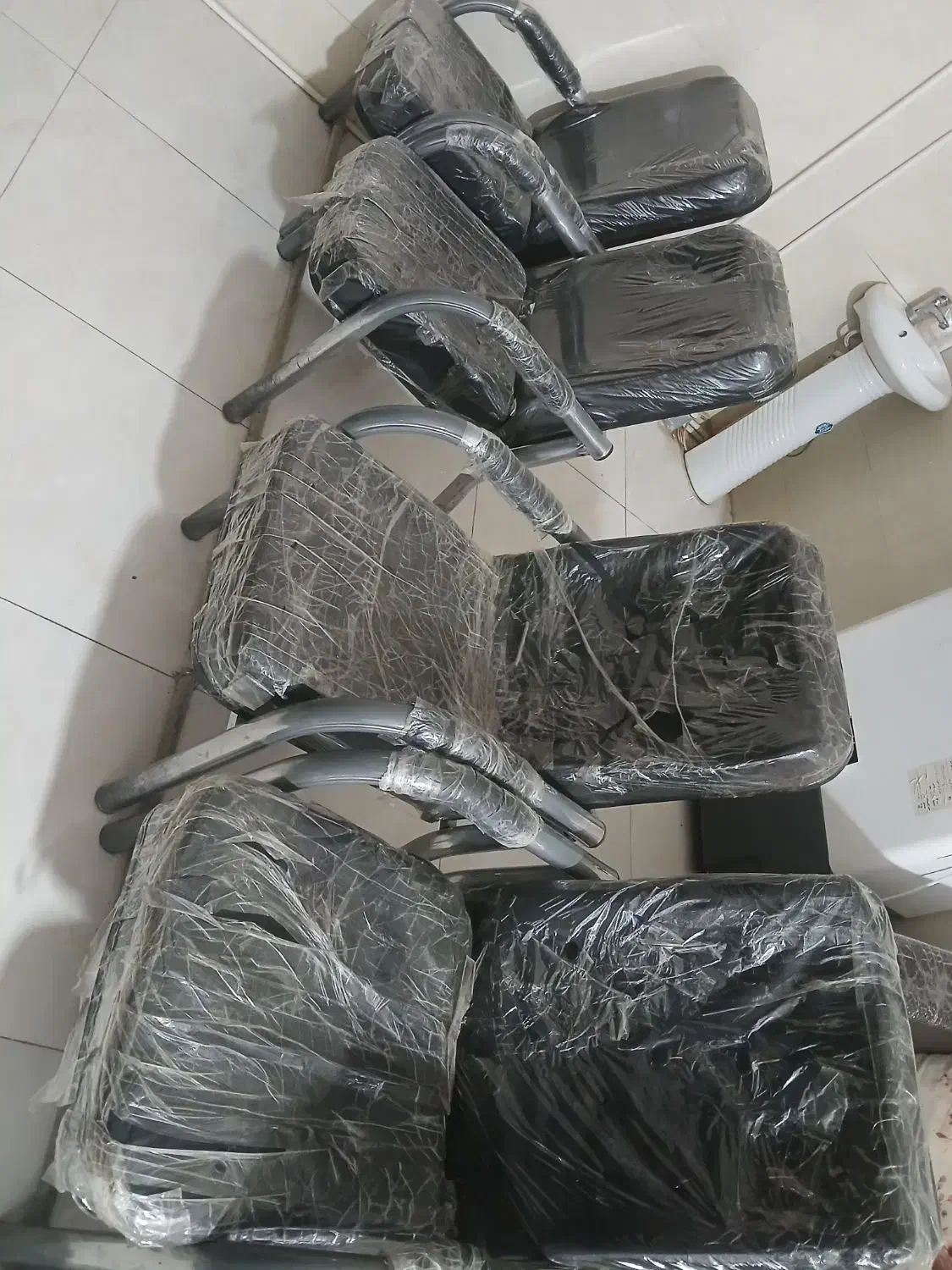 صندلی فلزی انتظار|صندلی و نیمکت|گرمسار, |دیوار