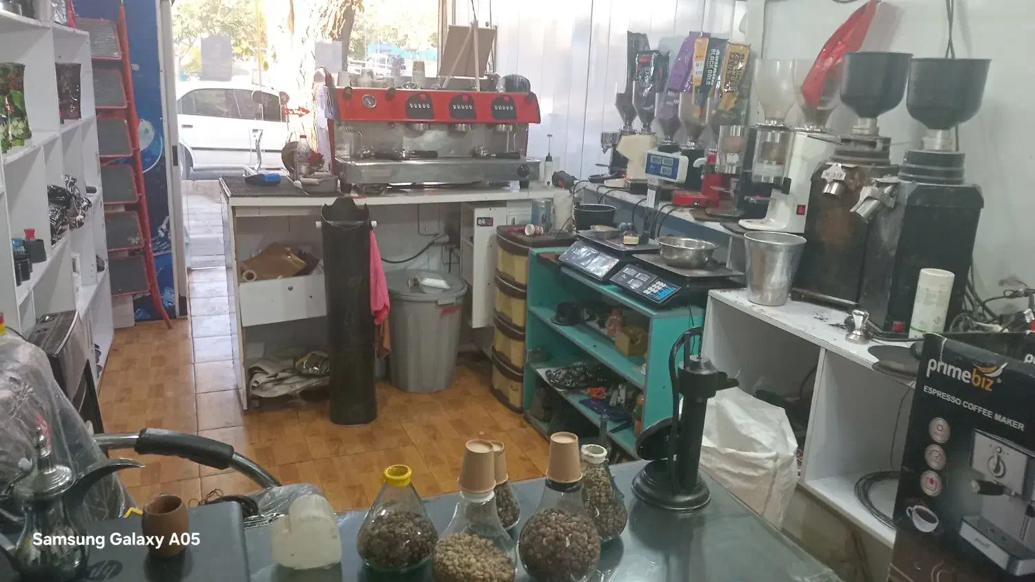 واگذاری مغازه قهوه فروشی واقع در شیراز|فروشگاه و مغازه|شیراز, لب آب|دیوار