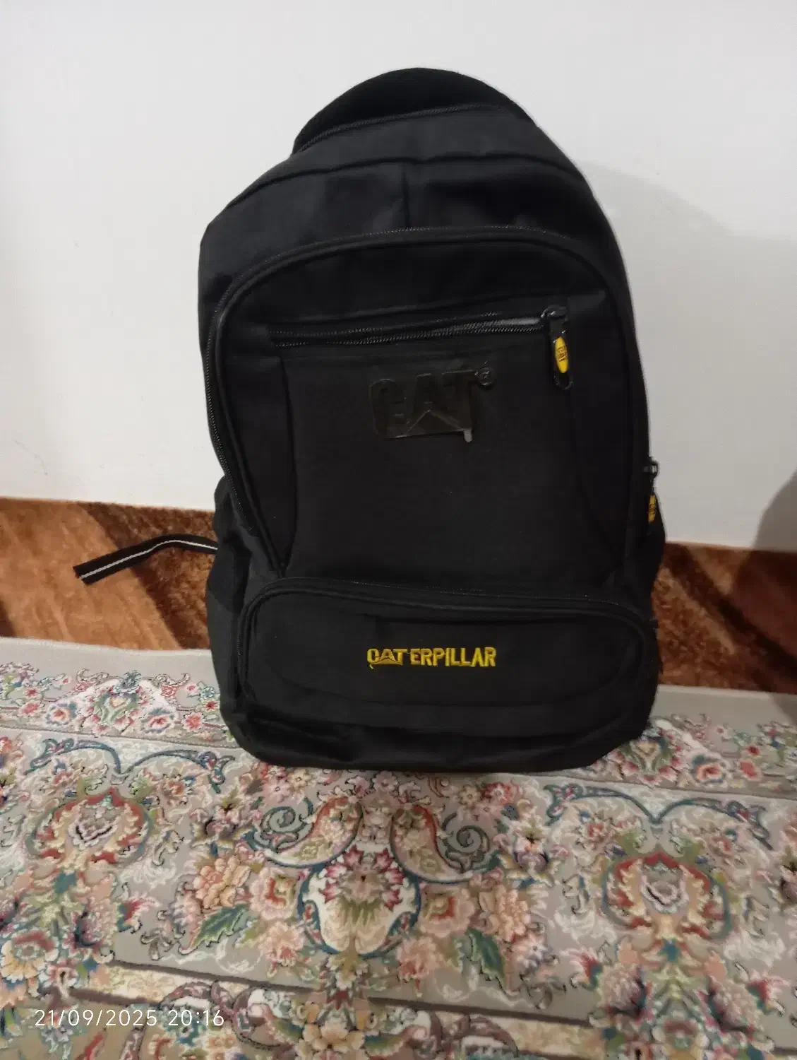 کیف دوعدد|کیف، کفش، کمربند|خوی, |دیوار