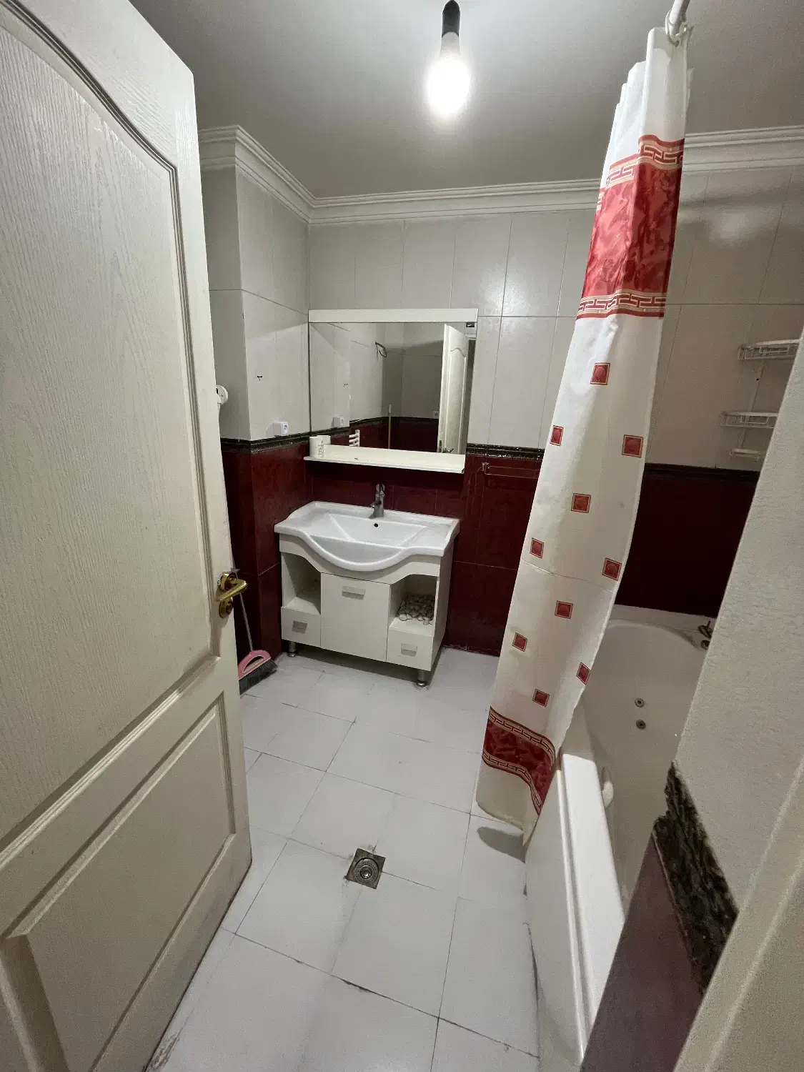 ۲۱۵متر زعفرانیه*دید تهران*خوش نقشه*تراس چیدمان