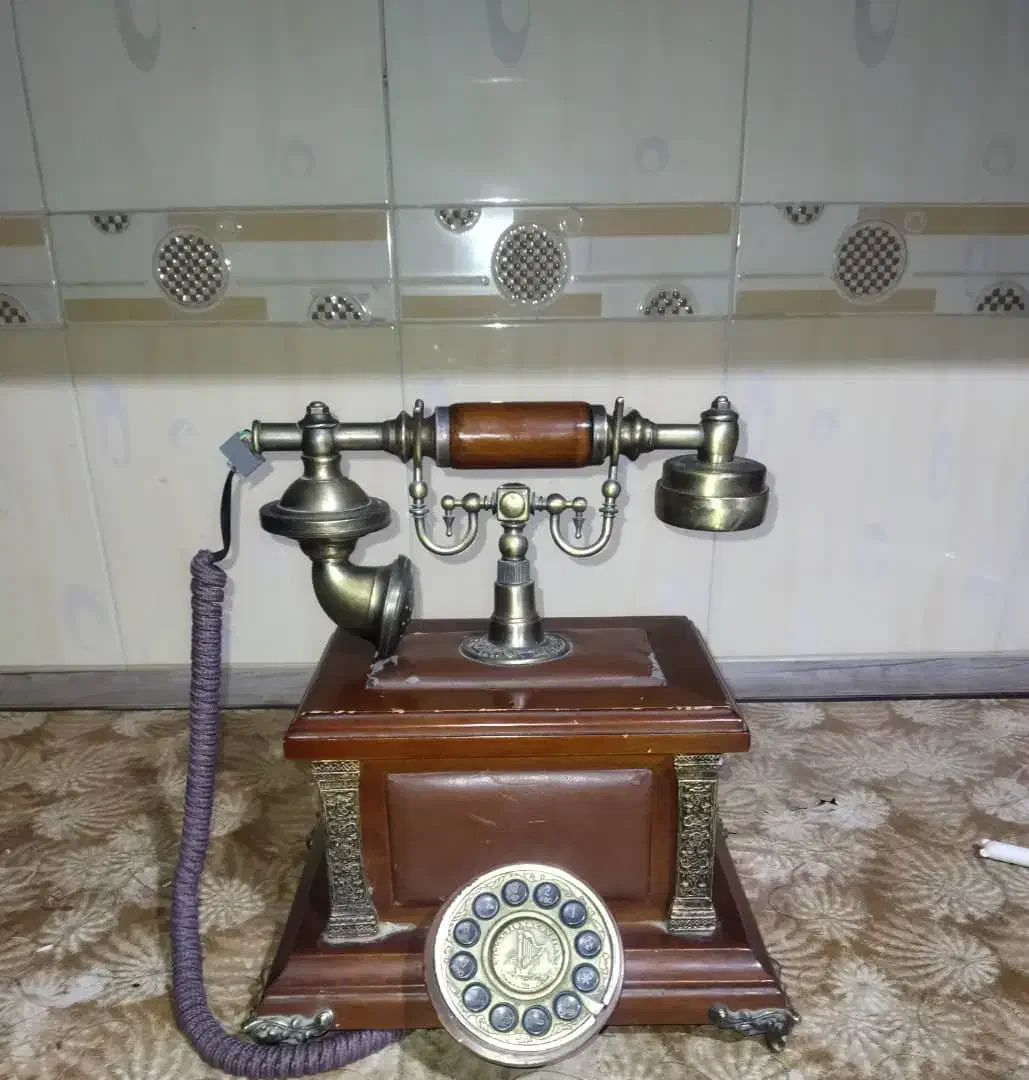تلفن اتیغه قدیمی قیمت ۱۲ ملیون سالم|تلفن رومیزی|یزد, |دیوار