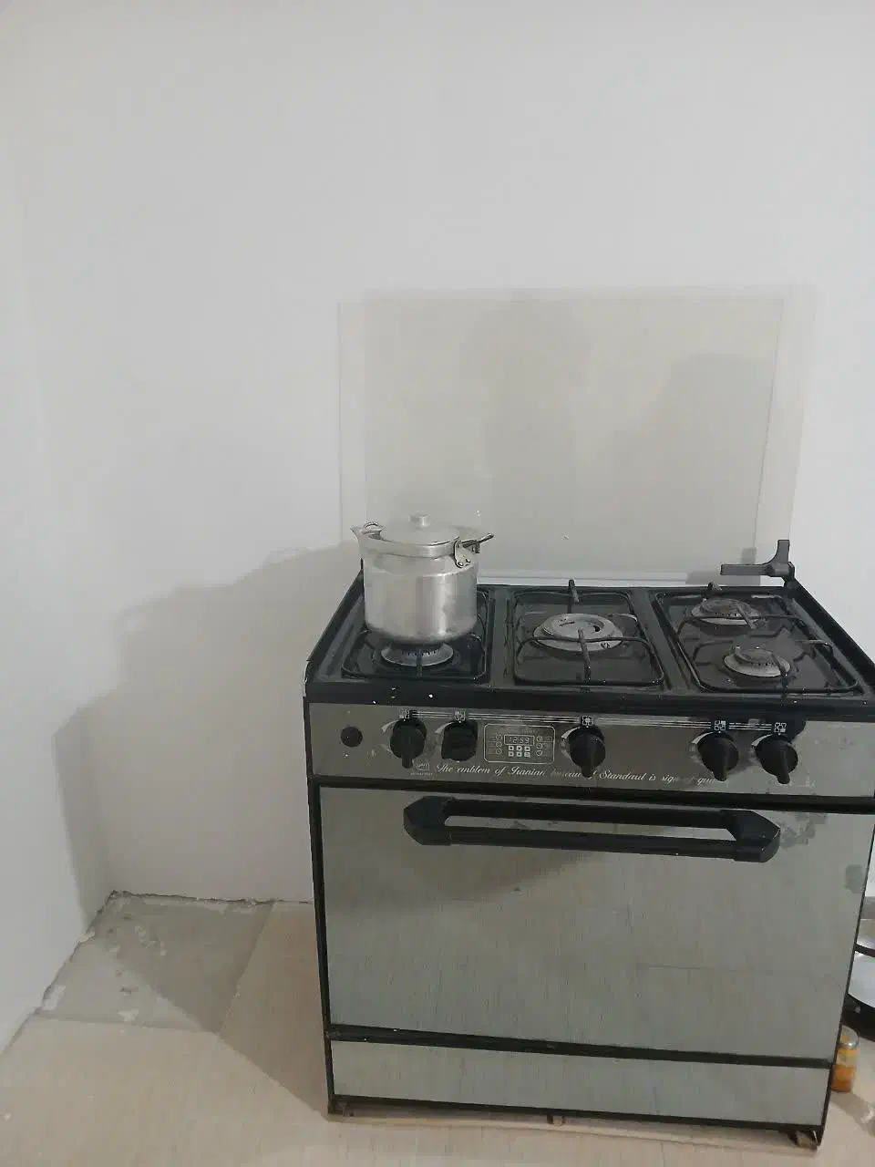 اجاق گاز  زمینی تمییز و سالم|اجاق گاز و لوازم برقی پخت‌وپز|فردیس, شهرک راه آهن|دیوار