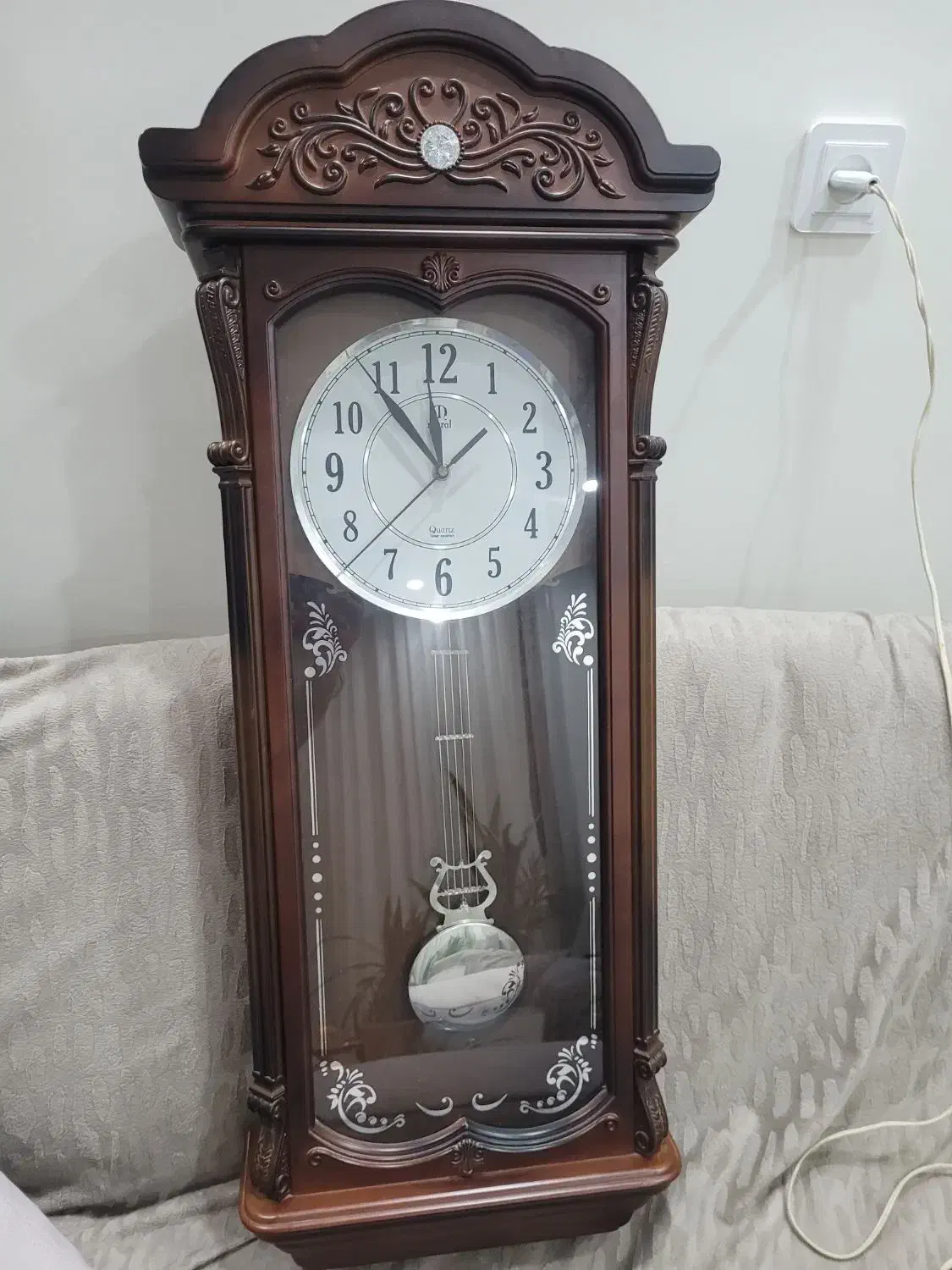 ساعت|ساعت دیواری و تزئینی|اصفهان, چشمه باقرخان|دیوار