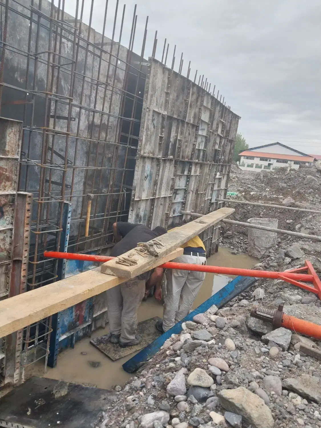 پیمانکاری با ابزار|خدمات پیشه و مهارت|رشت, لاکان|دیوار