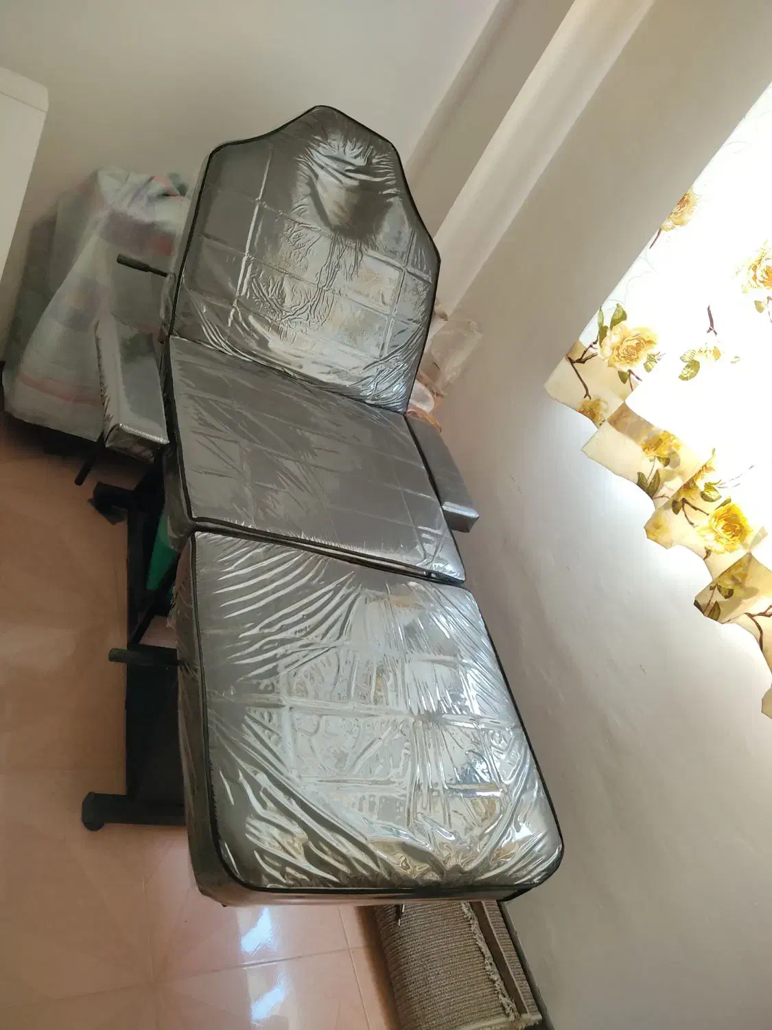 صندلی آرایشگاهی|آرایشگاه و سالنهای زیبایی|بندر انزلی, معلم|دیوار