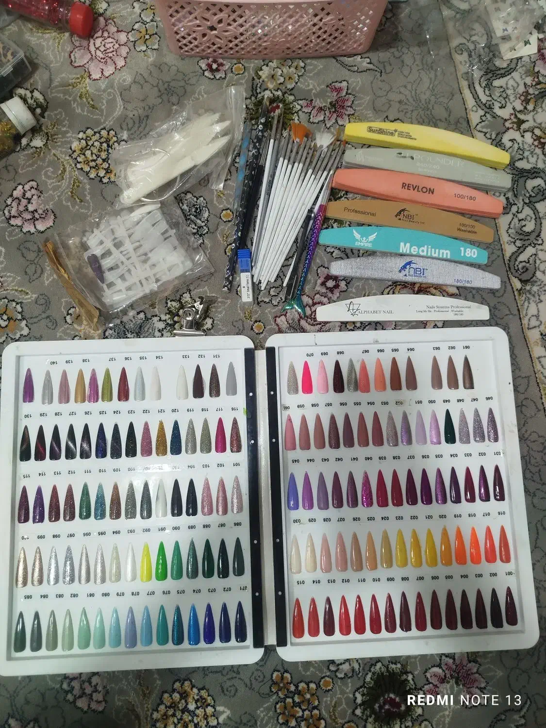 لوازم کاشت ناخن|آرایشگاه و سالن‌های زیبایی|بوکان, |دیوار