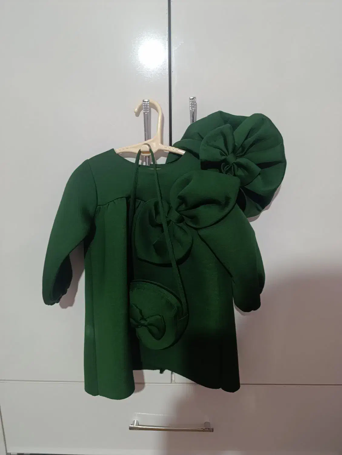 لباس بچگانه|کفش و لباس بچه|اقبالیه, |دیوار