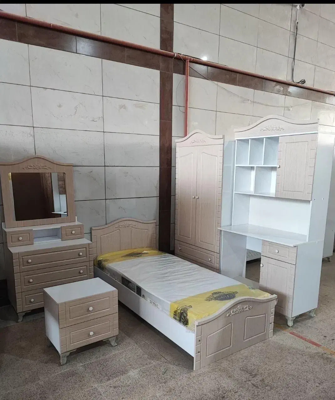 سرویس خواب نوجوان.دخترانه وپسرانه تخت|تخت و سرویس خواب|تبریز, |دیوار