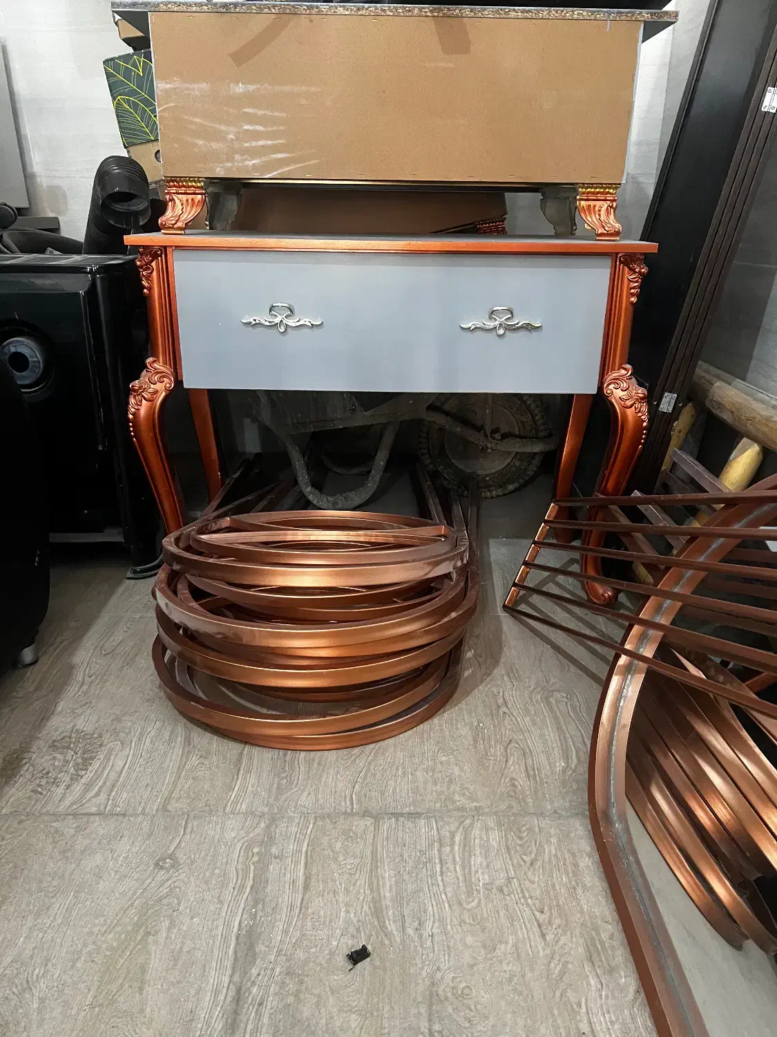 ۱عددفایل چوبی اعدد اینه ومیز پایدار دوتا میز کوتاه|جاکفشی، کمد، دراور|کرمانشاه, |دیوار