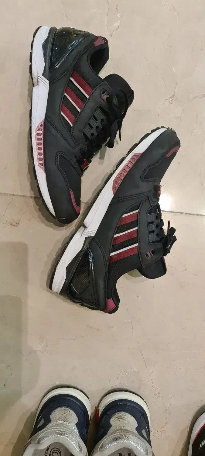 کتونی zx مشکی زرشکی گشتم نبود نگرد نیست|کیف، کفش، کمربند|تهران, استاد معین|دیوار