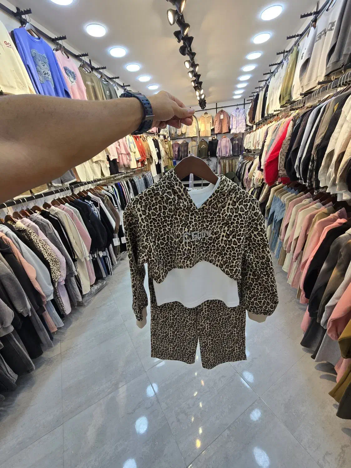 پوشاک اشکان قشم  پخش عمده سه تیکه دخترانه وارداتی|لباس|درگهان, |دیوار