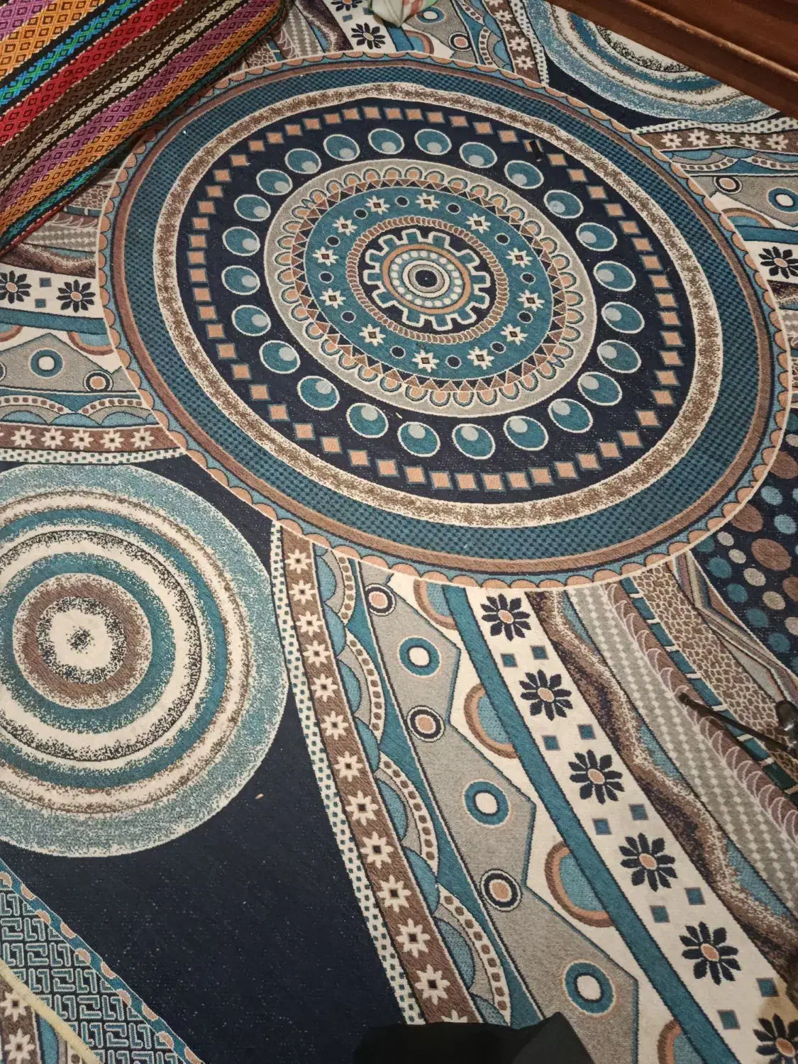 روفرشی تمیز در حد نو 9متری مخمل بدون هیچ پارگی|روفرشی|پرند, فاز ۶|دیوار