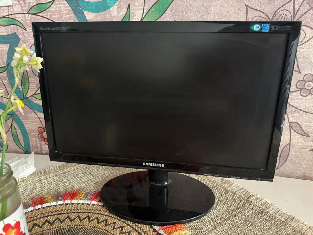 مانیتور سامسونگ|صوتی و تصویری|شیراز, انجیر|دیوار