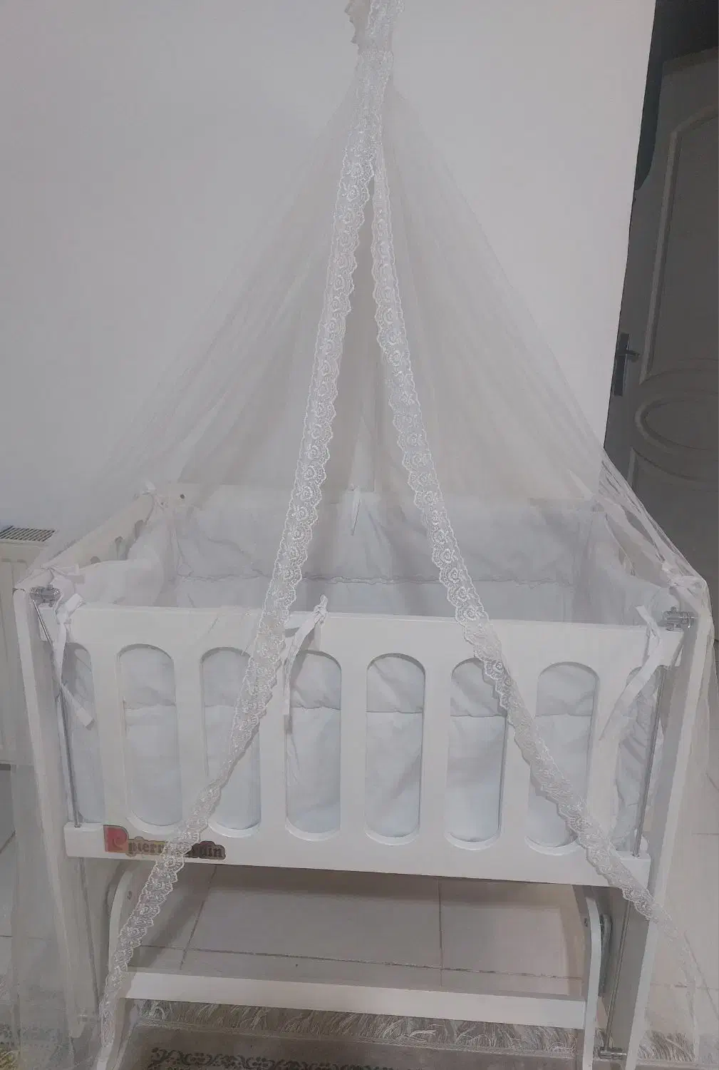 گهواره درحدنو|تخت و صندلی بچه|قدس, شهرقدس|دیوار