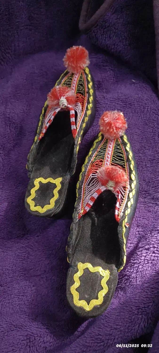 چاروق. پاپوش.کفش|کیف، کفش، کمربند|آباده, |دیوار