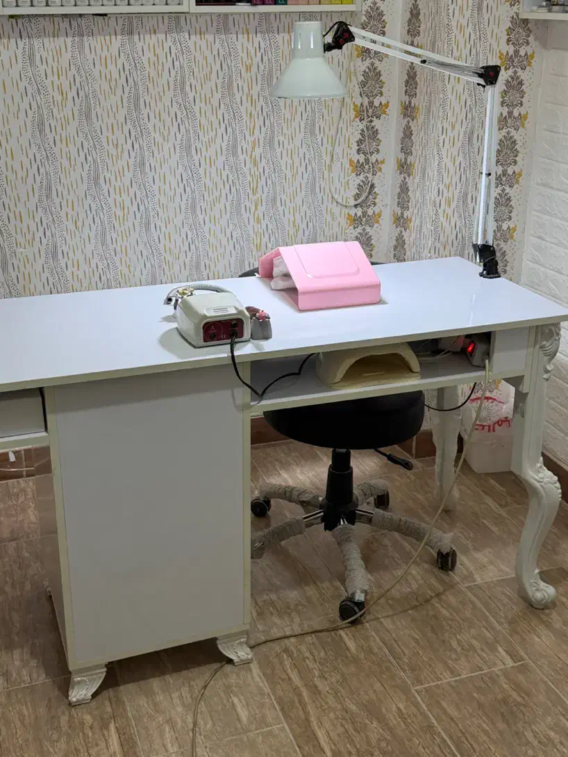 میز ناخن|آرایشگاه و سالنهای زیبایی|رشت, جهاد|دیوار