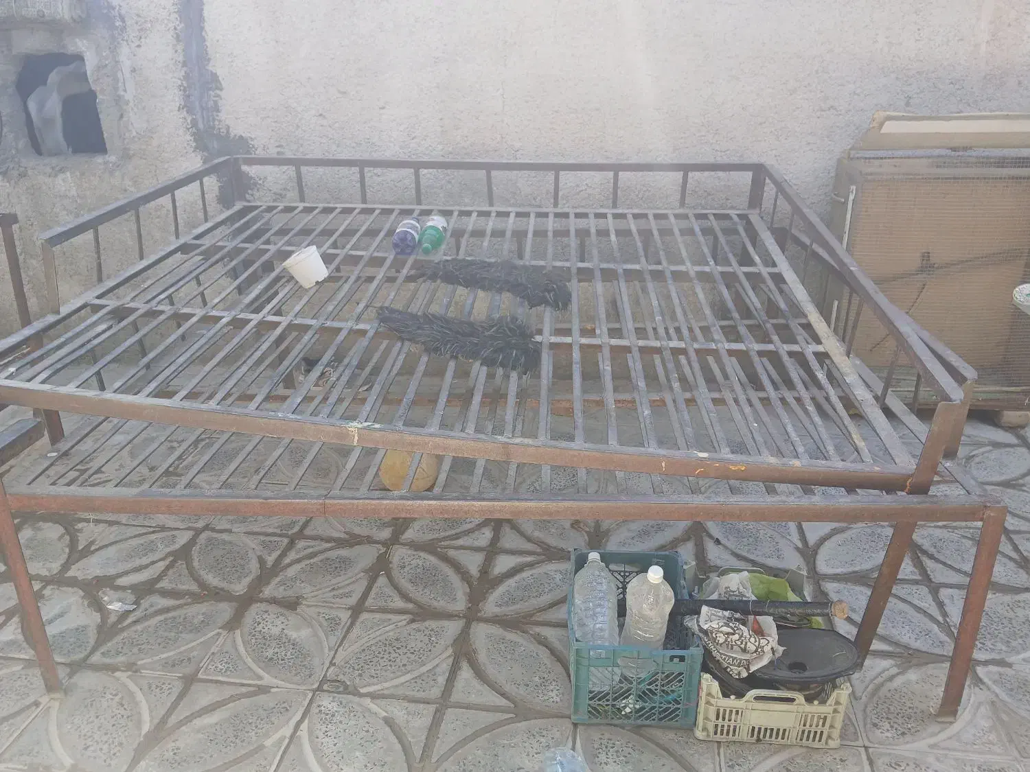 تخت آهنی|تخت و سرویس خواب|آبدانان, |دیوار