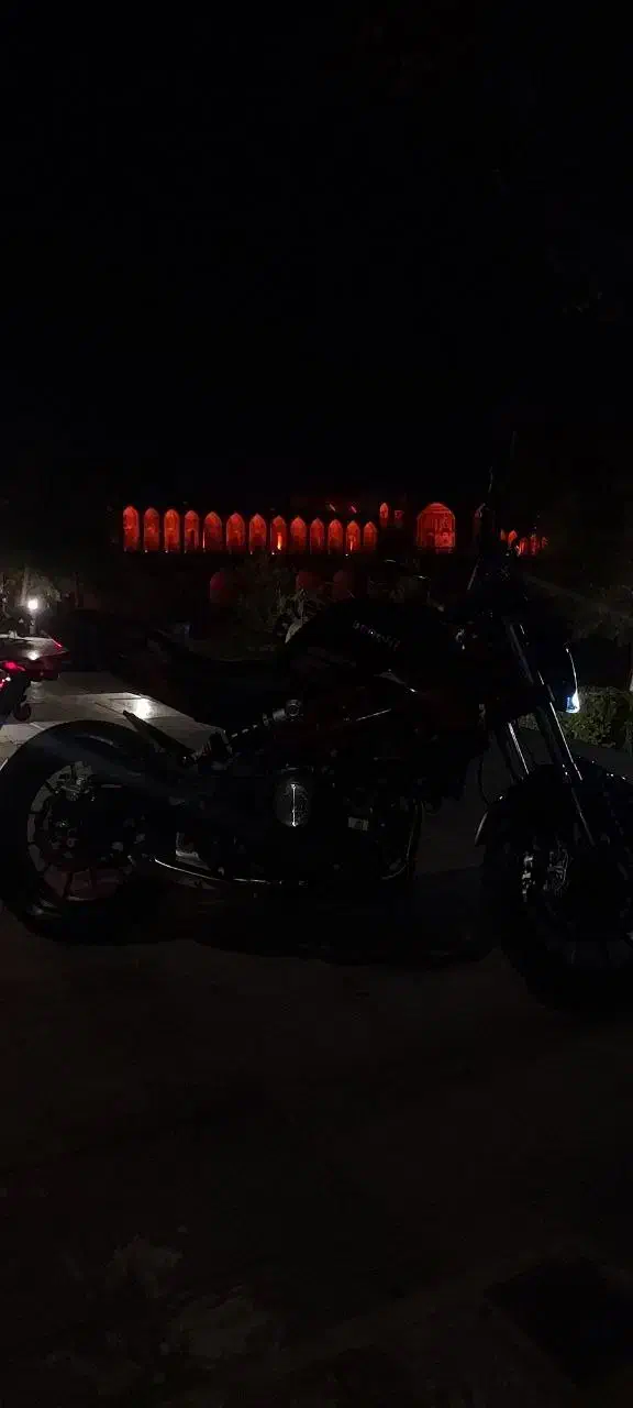 بنلی جفت|موتورسیکلت|اصفهان, نقش جهان|دیوار