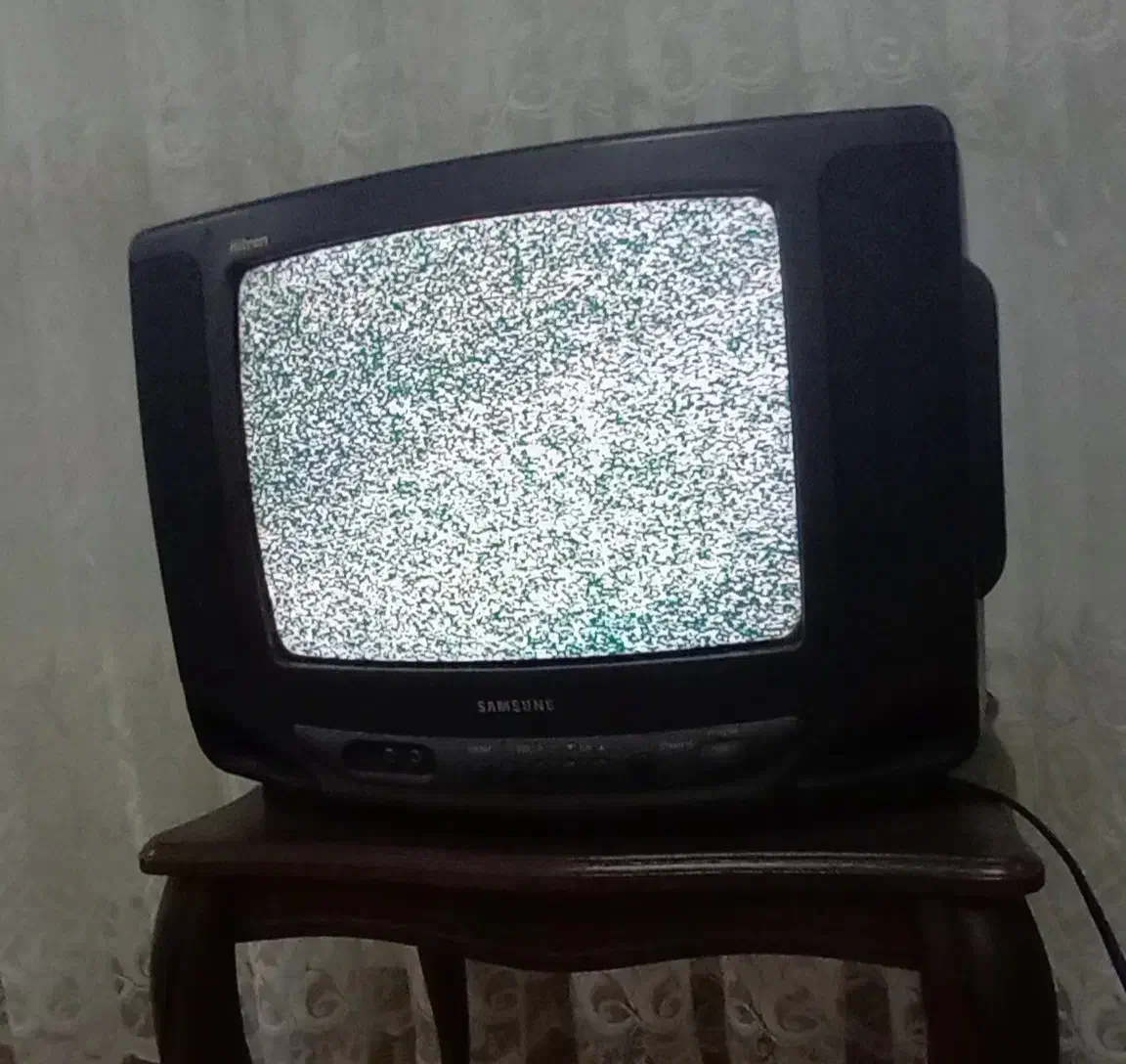 تلویزیونHitronسالم سالم|تلویزیون و پروژکتور|آستانه اشرفیه, |دیوار