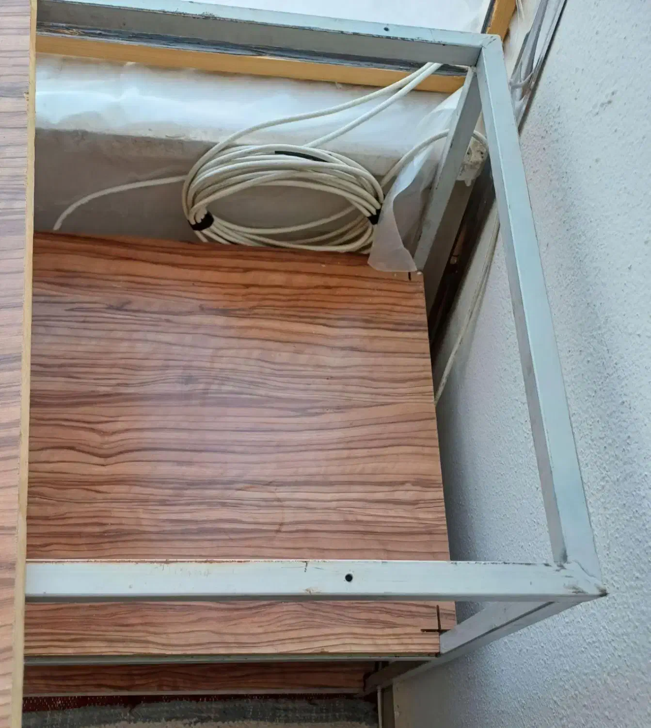 میز اهنی|میز تحریر و کامپیوتر|پردیس, فاز ۸|دیوار