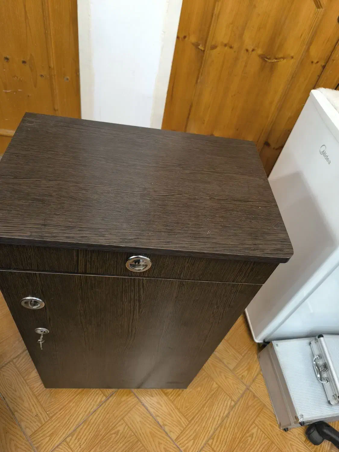 جا کفشی|جاکفشی، کمد، دراور|رشت, سعدی (تختی)|دیوار