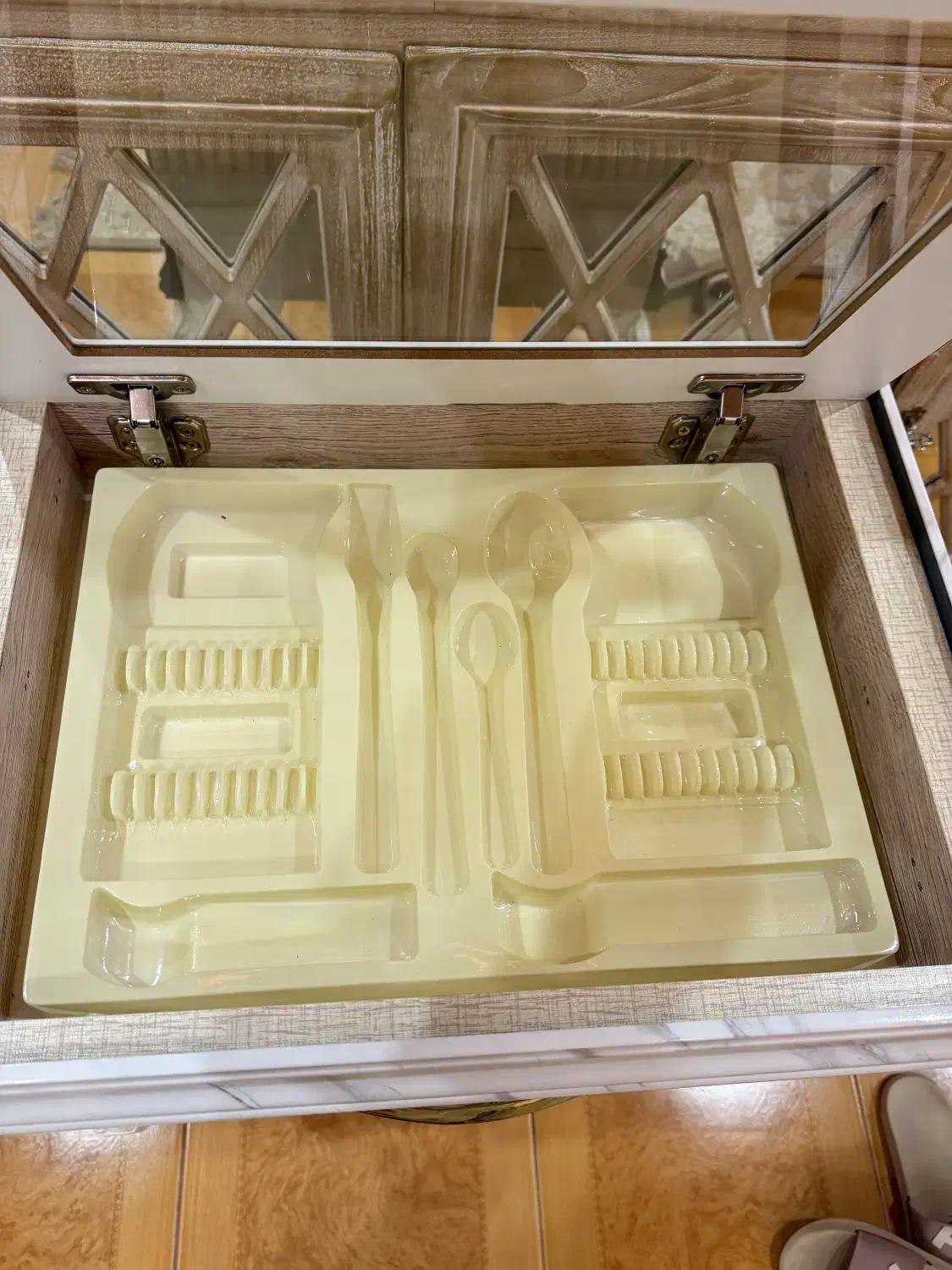 کنسول قاشق چنگال نو|بوفه، ویترین، کنسول|رامسر, |دیوار