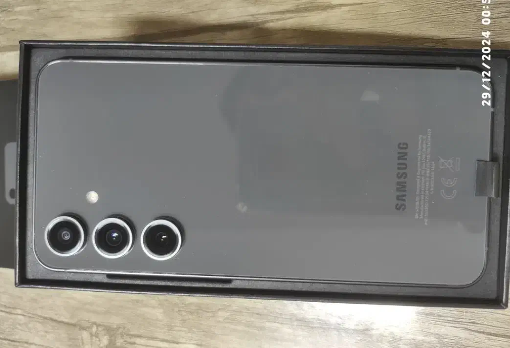 s24fe|موبایل|سمنان, |دیوار