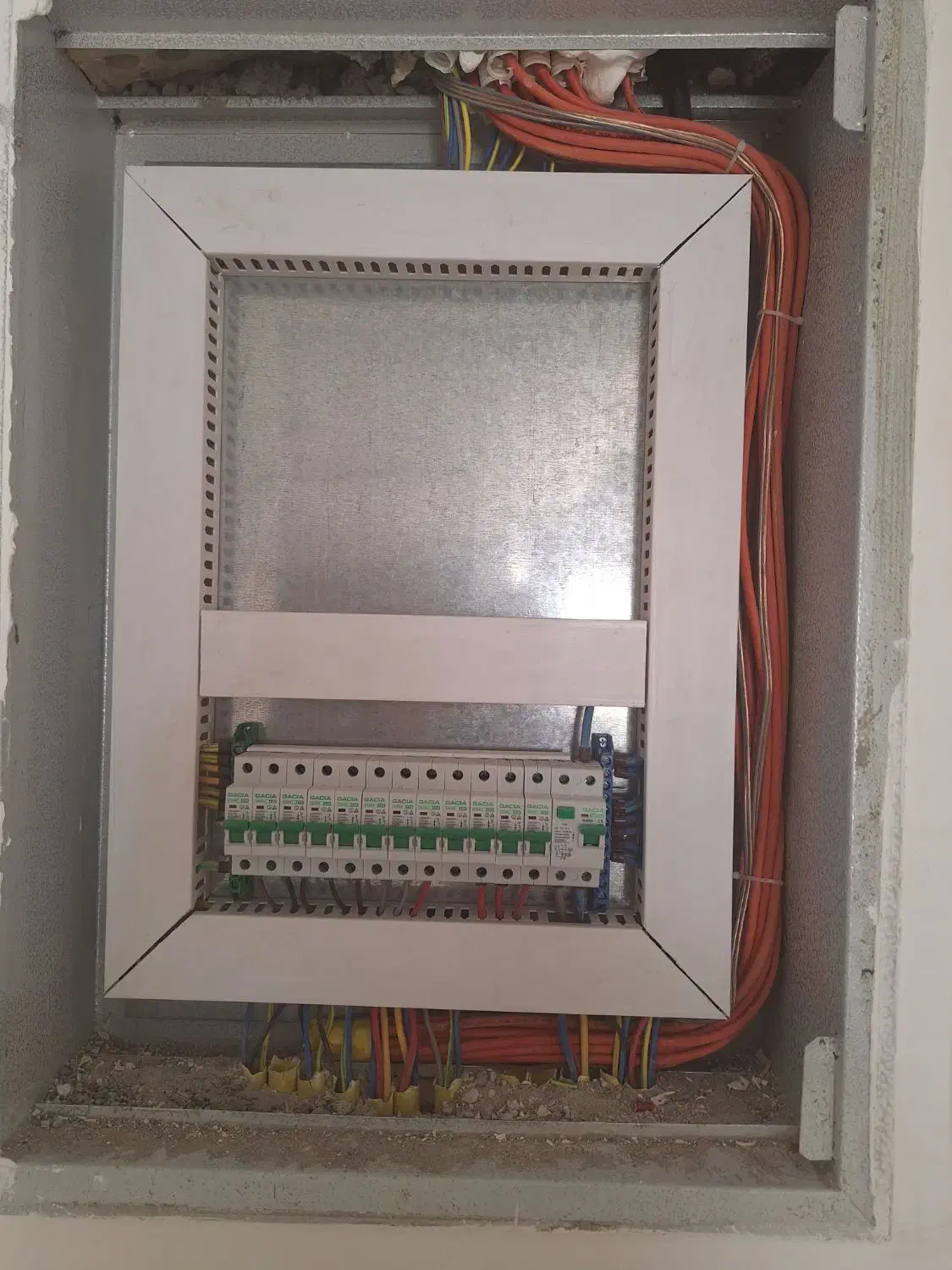 برقکار ساختمانی|خدمات پیشه و مهارت|باوی, |دیوار