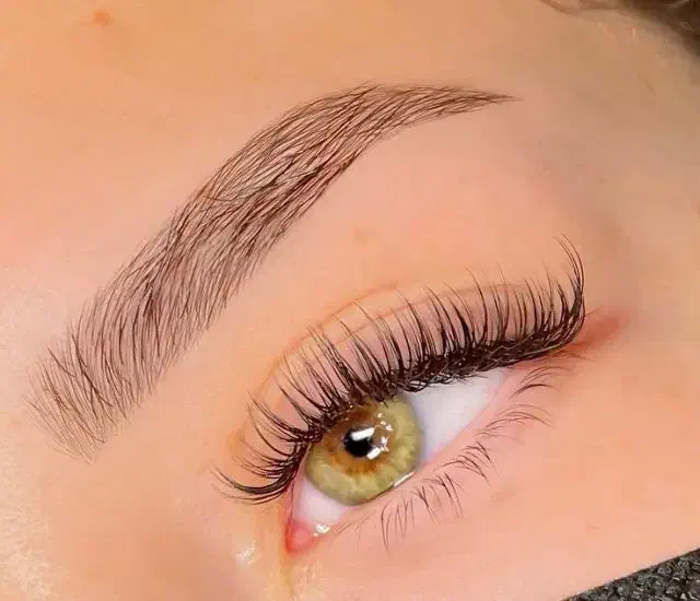 اکستنشن مژه فقط ۴۰۰|خدمات آرایشگری و زیبایی|رشت, باهنر|دیوار