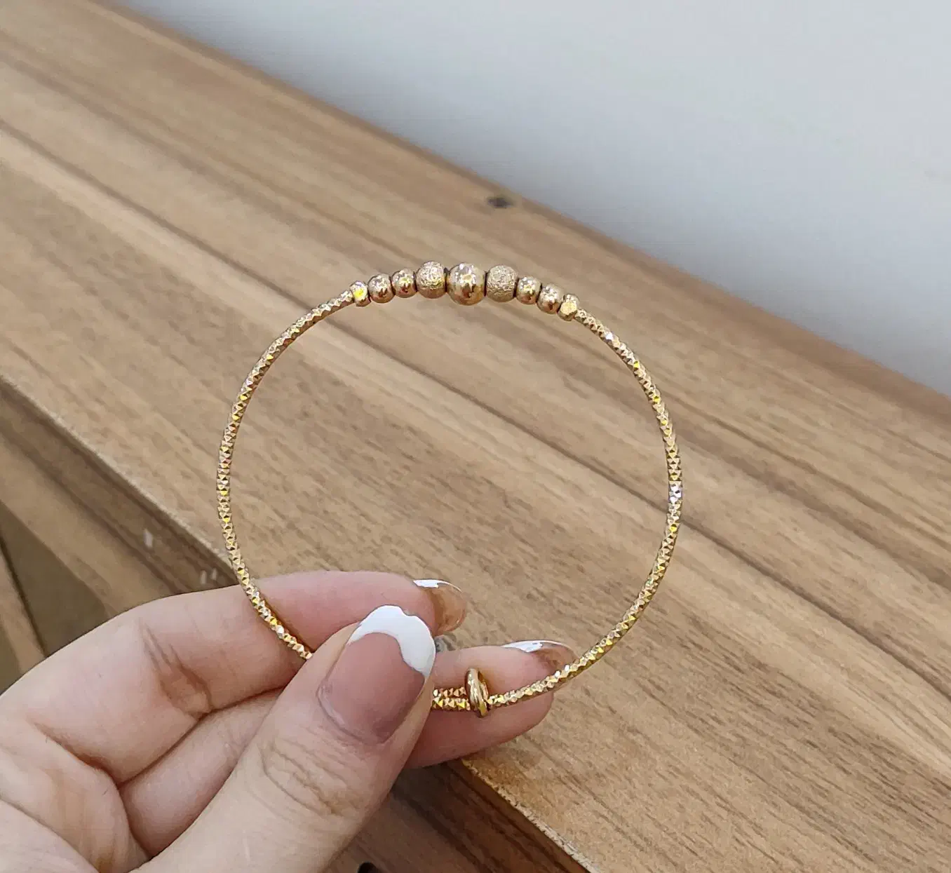 دستبند النگویی گوی|بدلیجات|اندیشه, اندیشه فاز ۱|دیوار