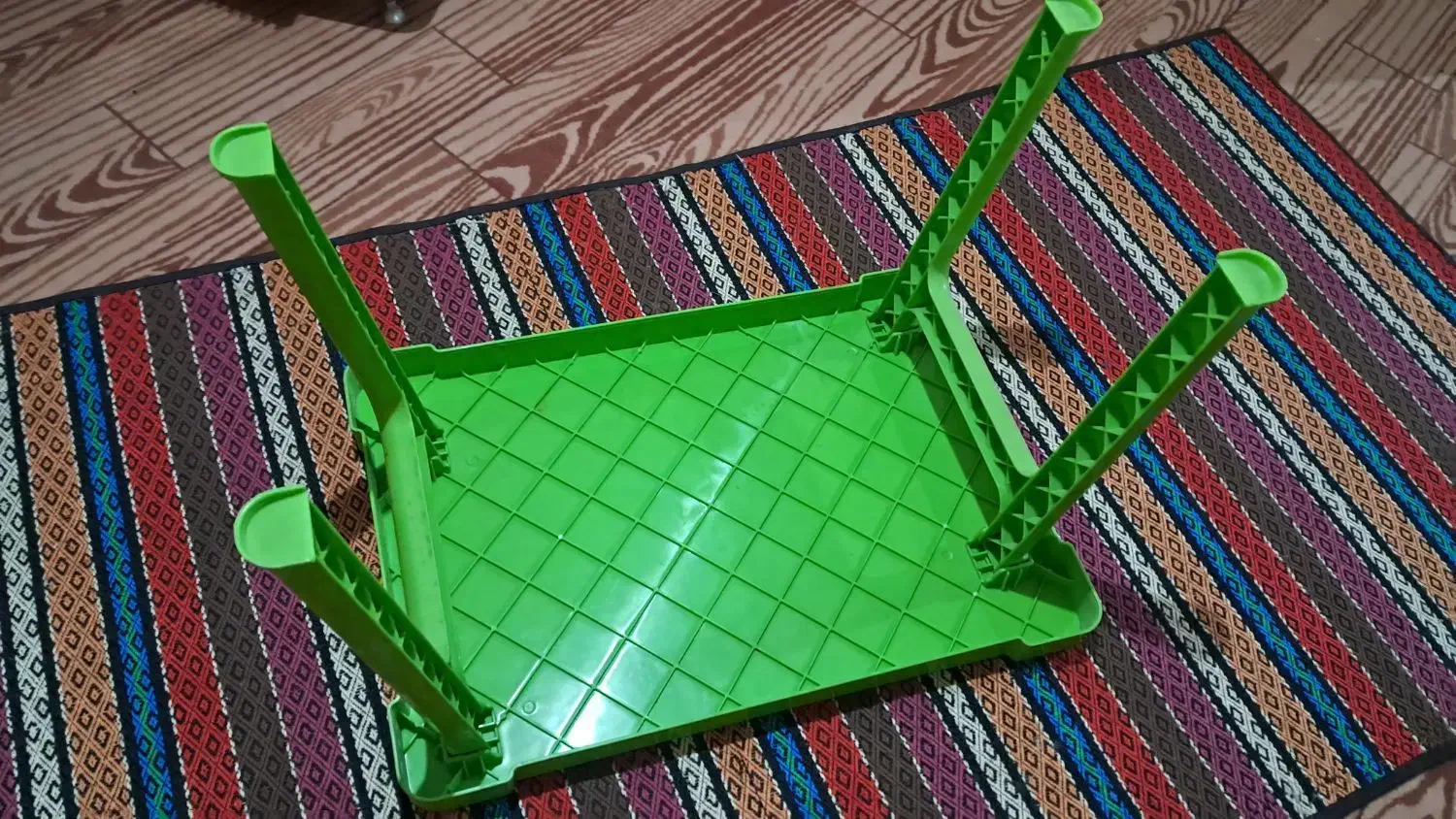 میز کودک تاشو|اسباب و اثاث بچه|فولادشهر, A2|دیوار