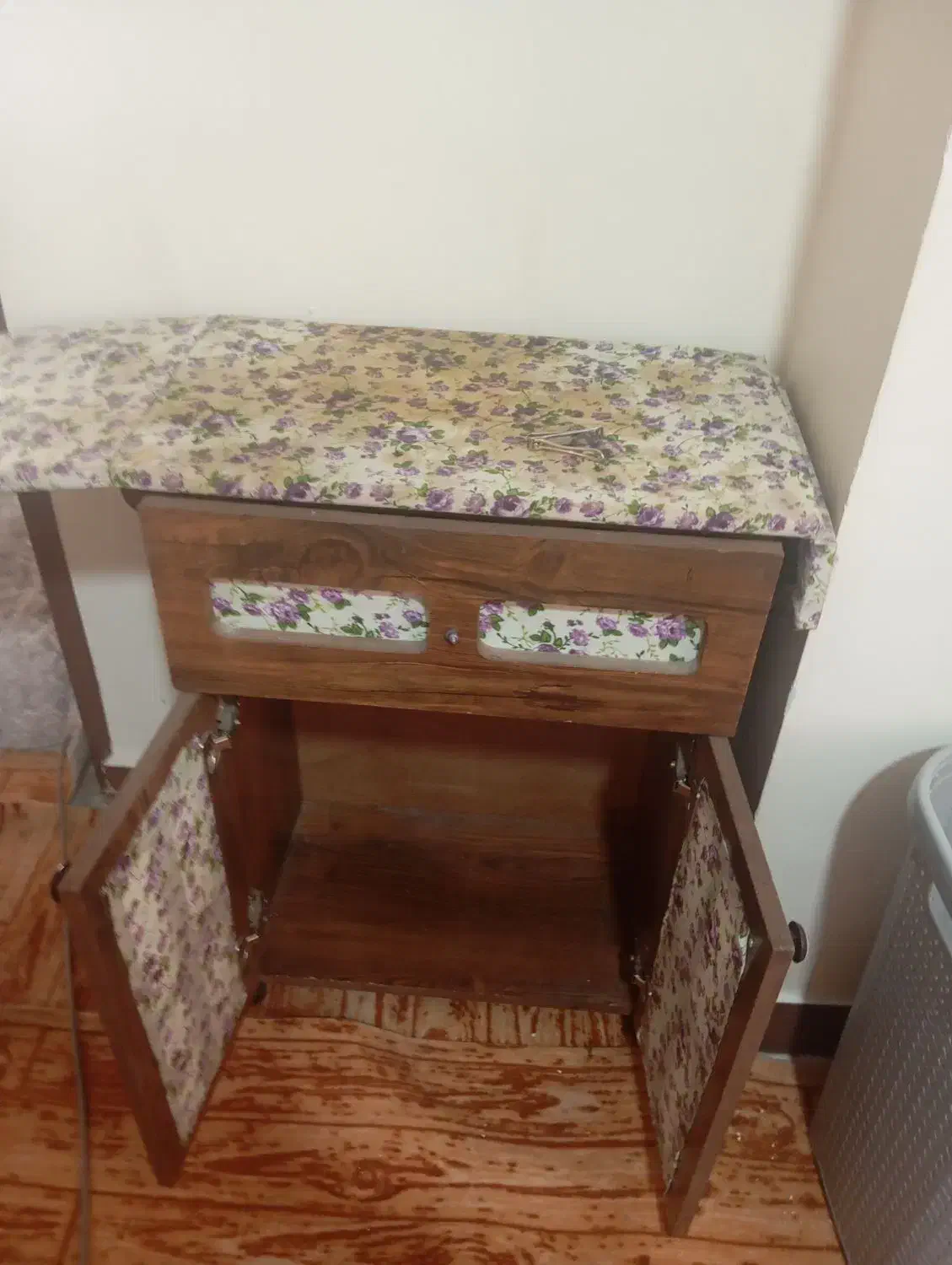 میز اتو|اتو و لوازم اتو|فولادشهر, مسکن مهر فولادشهر|دیوار