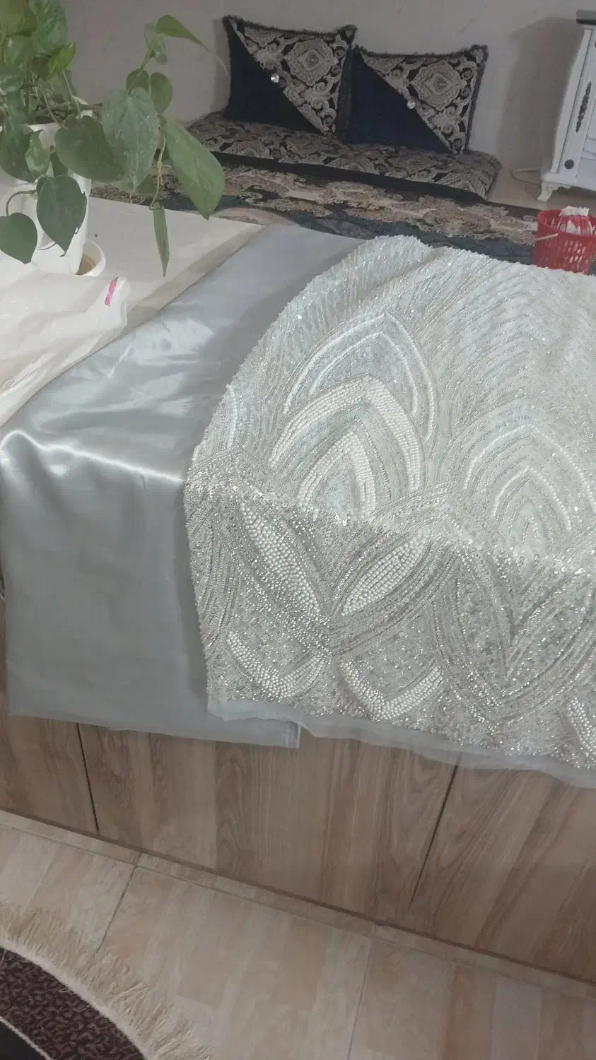 ۲متر ۲۰سانت ب همراه ۲متر زیری پارچه|لباس|یزد, |دیوار