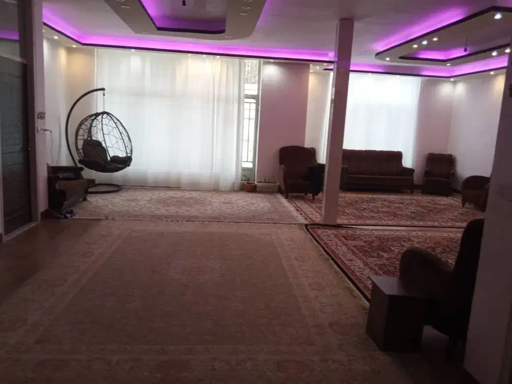 اجاره روزانه خانه ویلایی|اجارهٔ کوتاه‌مدت ویلا و باغ|گلپایگان, |دیوار