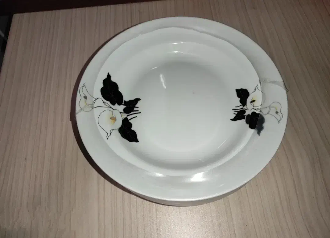 سرویس 6نفره چینی|ظروف سرو و پذیرایی|بروجرد, |دیوار