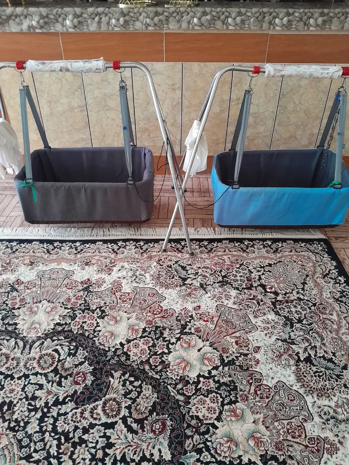 دو عدد گهواره دونه ای یک میلیون|تخت و صندلی بچه|دورود, |دیوار