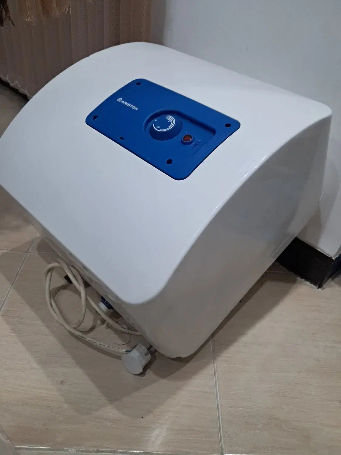 آبگرمکن‌ ۳۰‌ لیتری آریستون ایتالیا|آبگرمکن، پکیج، شوفاژ|بندرعباس, |دیوار