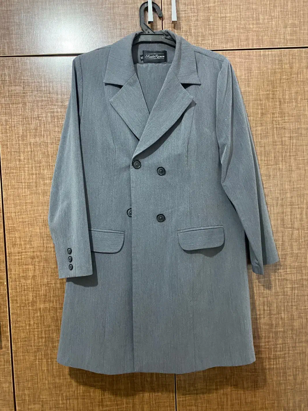 فروش مانتو و کت شلوار در حد نو|لباس|سیرجان, |دیوار