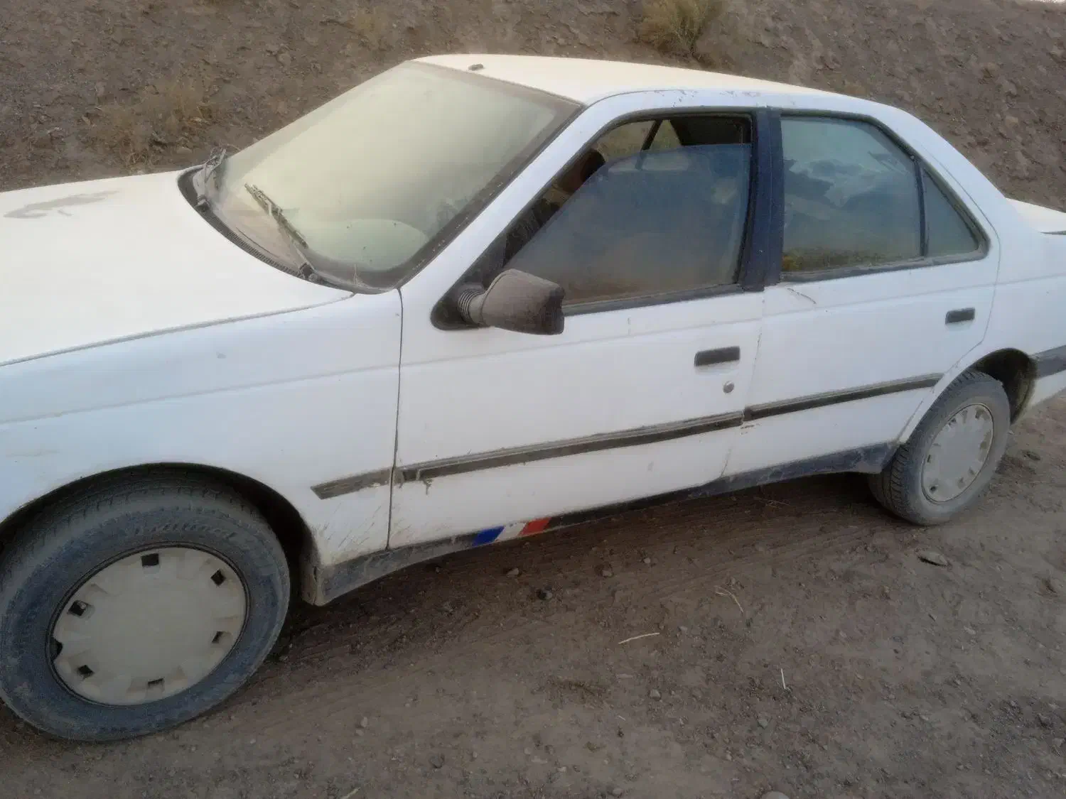 پژو۲۰۰۰|خودرو سواری و وانت|سبزوار, قصبه اب یمین|دیوار