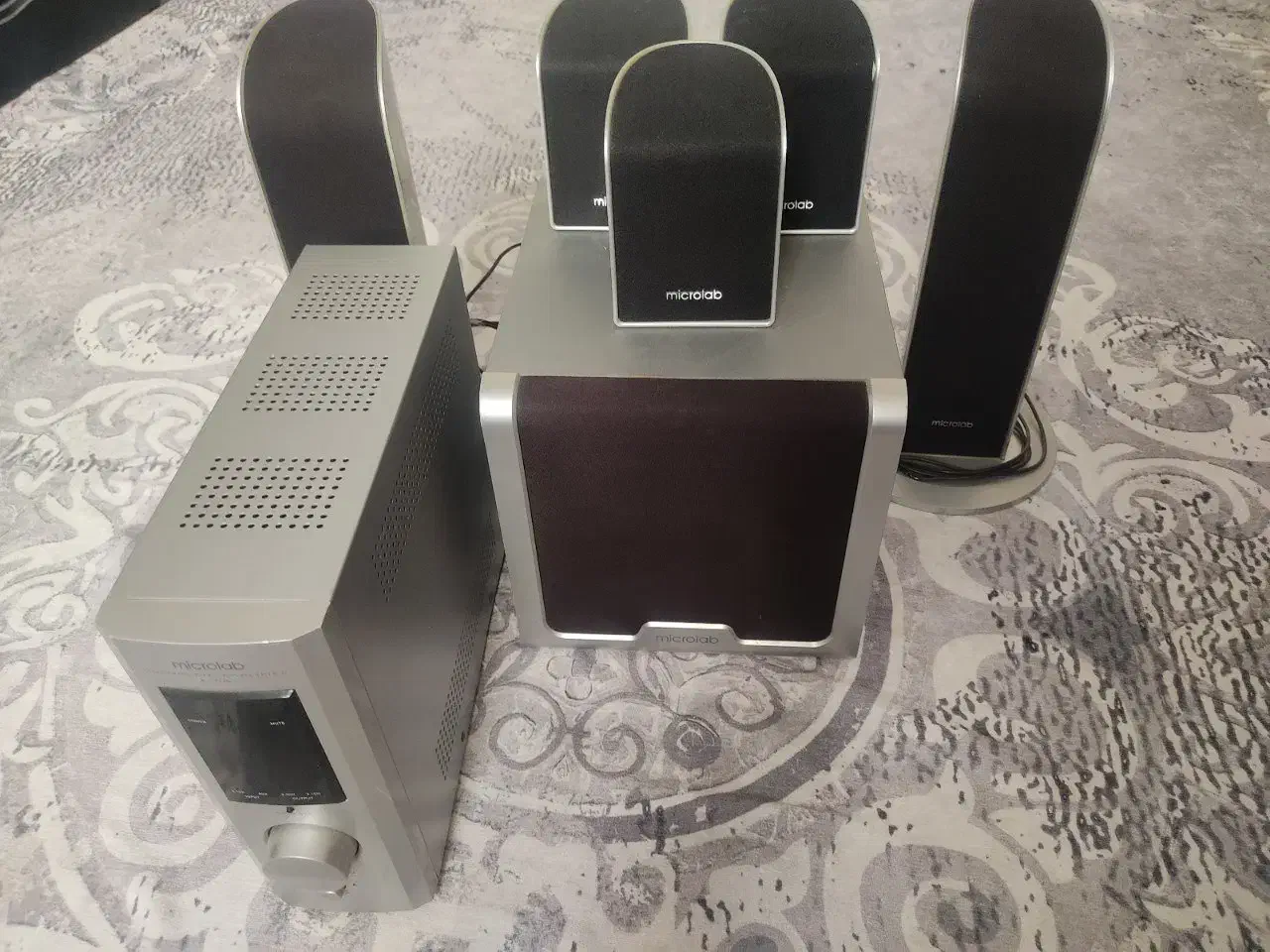 مانیتور ال جی و باند میکرولب|قطعات و لوازم جانبی رایانه|شهریار, شهرک وائین|دیوار