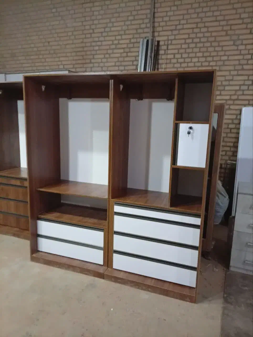 کمد دراور جاکفشی|جاکفشی، کمد، دراور|کاشان, شهرک ولیعصر|دیوار