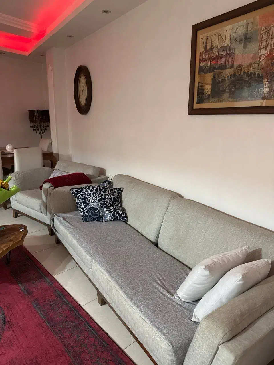 مبل ۷ نفره|مبلمان خانگی و میز عسلی|رشت, گلسار|دیوار