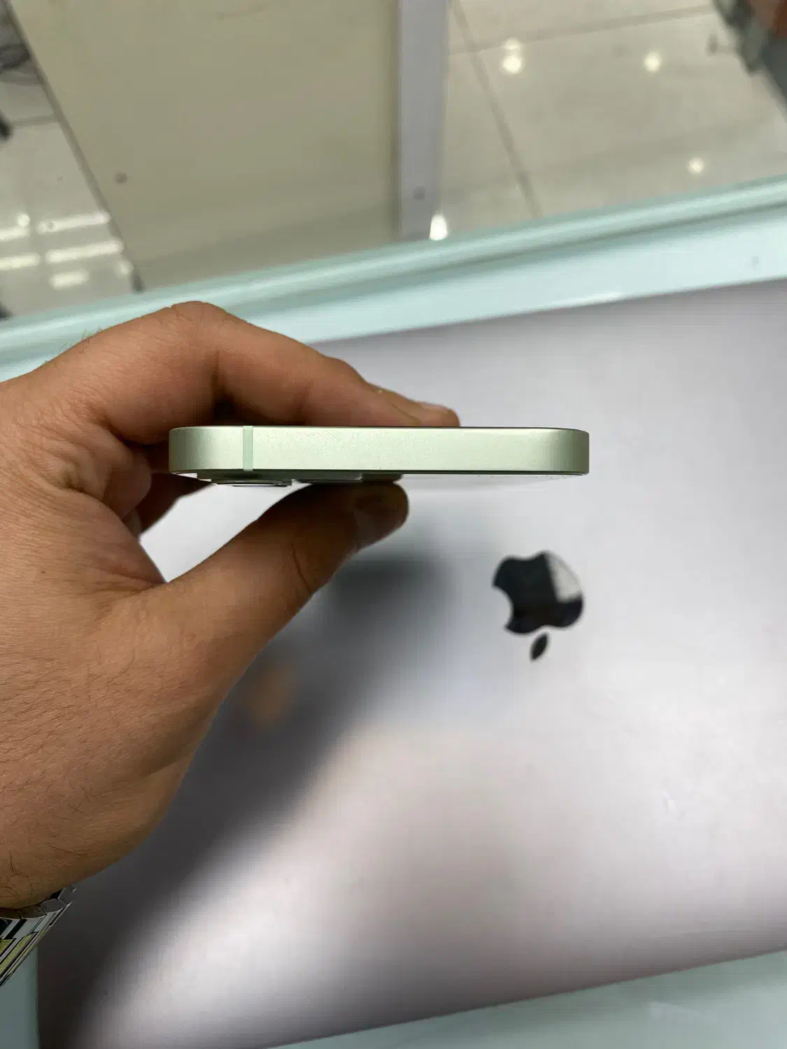 iphone12normal|موبایل|تهران, فلسطین (میدان انقلاب)|دیوار