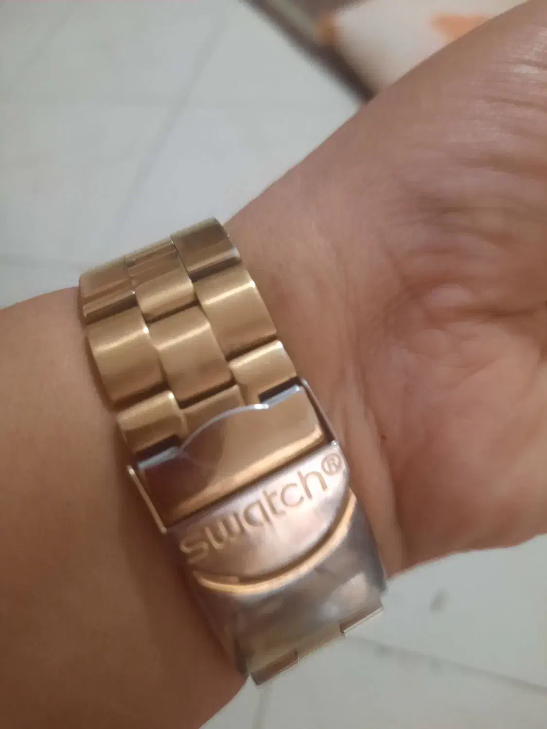 ساعت سو اچ اصل|ساعت|پرند, فاز ۶|دیوار