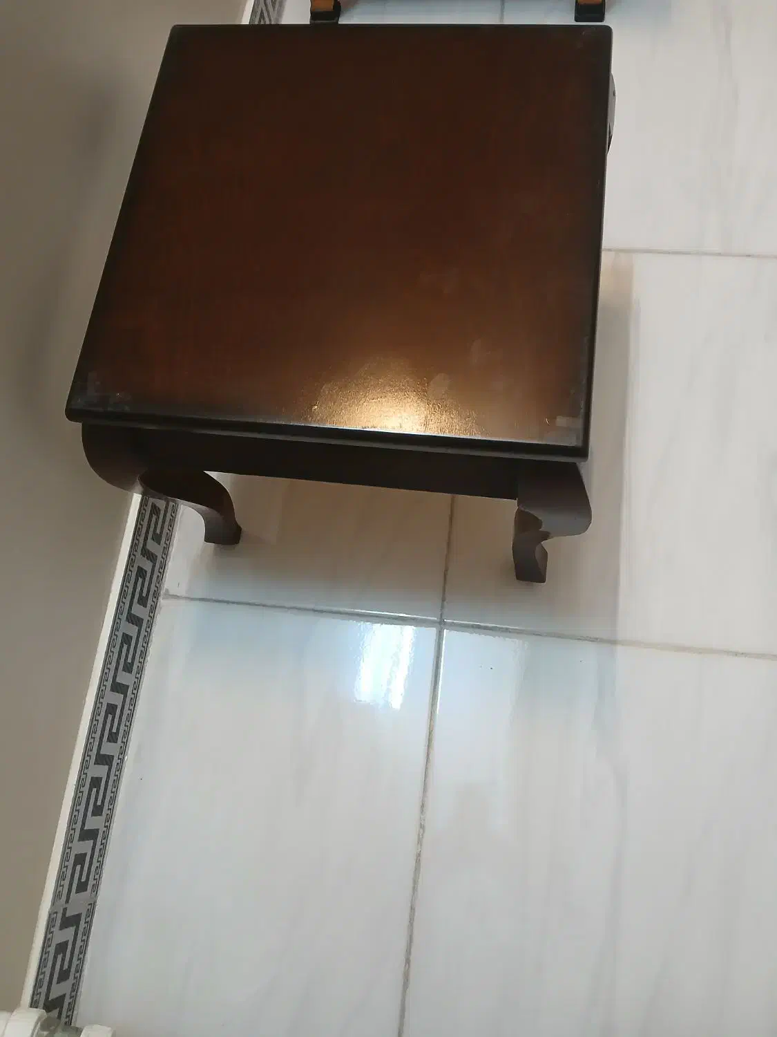 میز عسلی چوبی و یک عدد صندلی مدل کتابخانه ایی|مبلمان خانگی و میز عسلی|تهران, تختی|دیوار