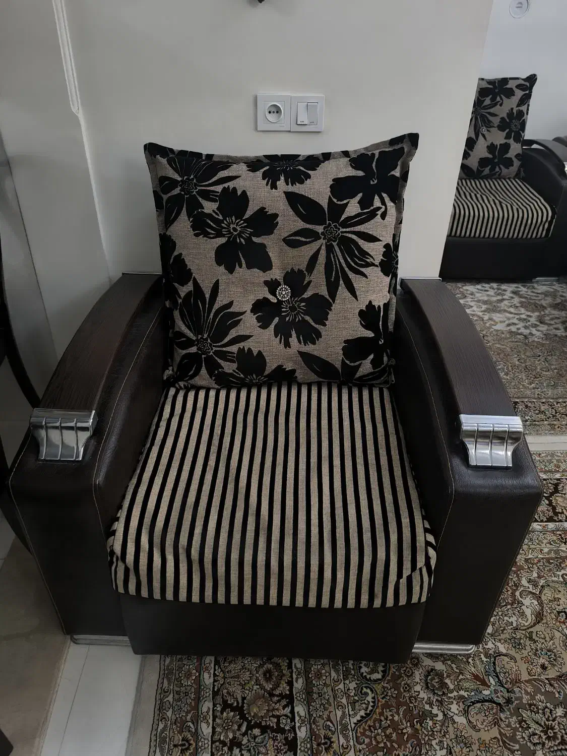 سرویس کامل مبل و بوفه|مبلمان خانگی و میز عسلی|هشتگرد, مدرس|دیوار