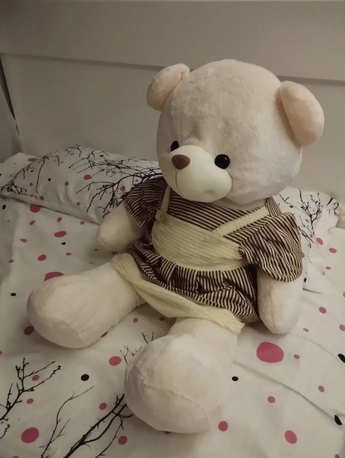 تعدادی عروسک نو|اسباب‌‌بازی|اندیشه, اندیشه فاز ۱|دیوار